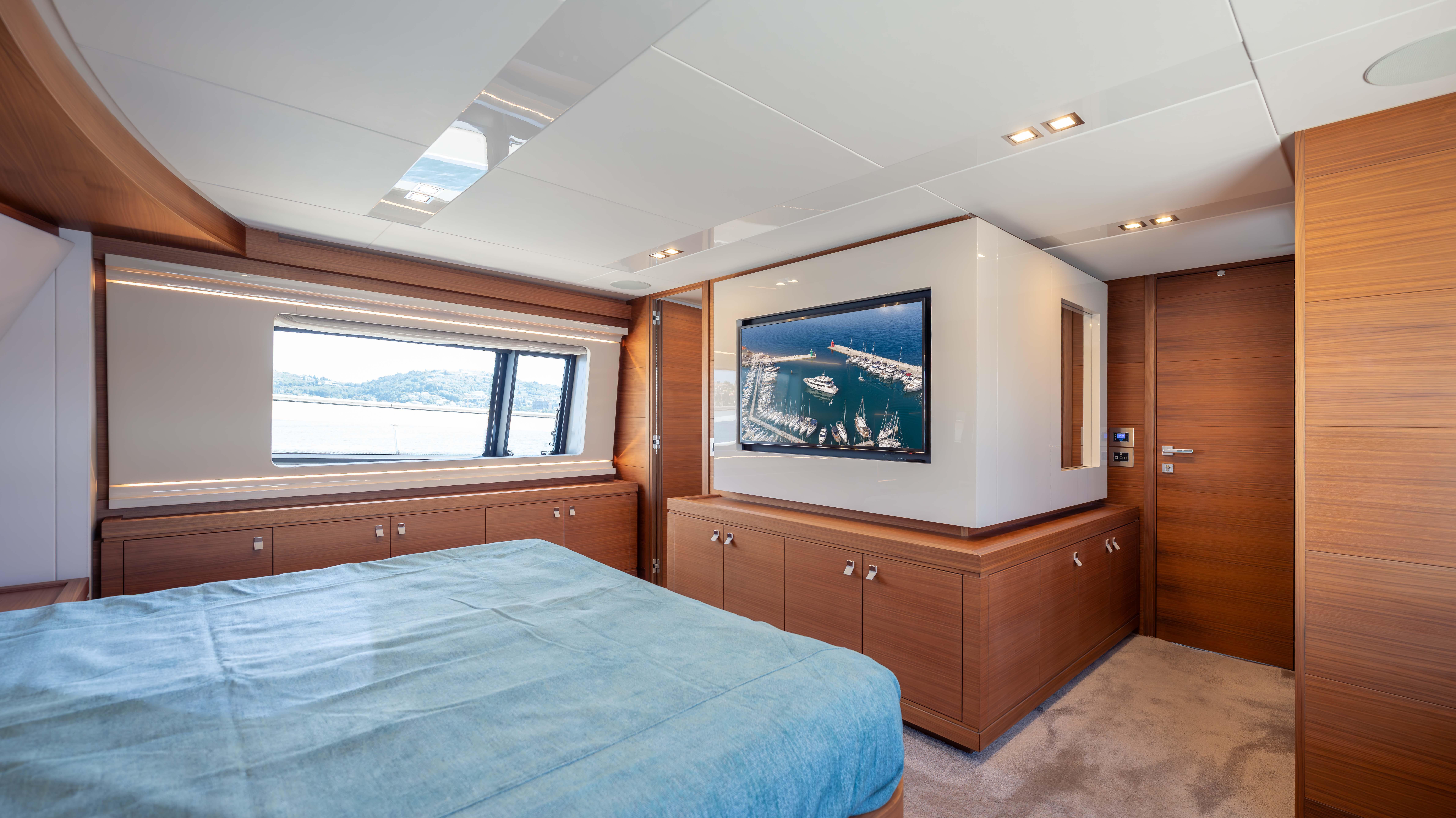 2017 CUSTOM LINE NAVETTA 28 